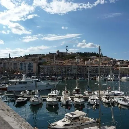 - 4 Pers, 51 M2, 2/1 Appartement *